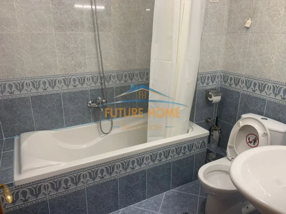 Tirane, jepet me qera apartament 2+1 Kati 9, 100 m² 800 € (Komuna e Parisit)