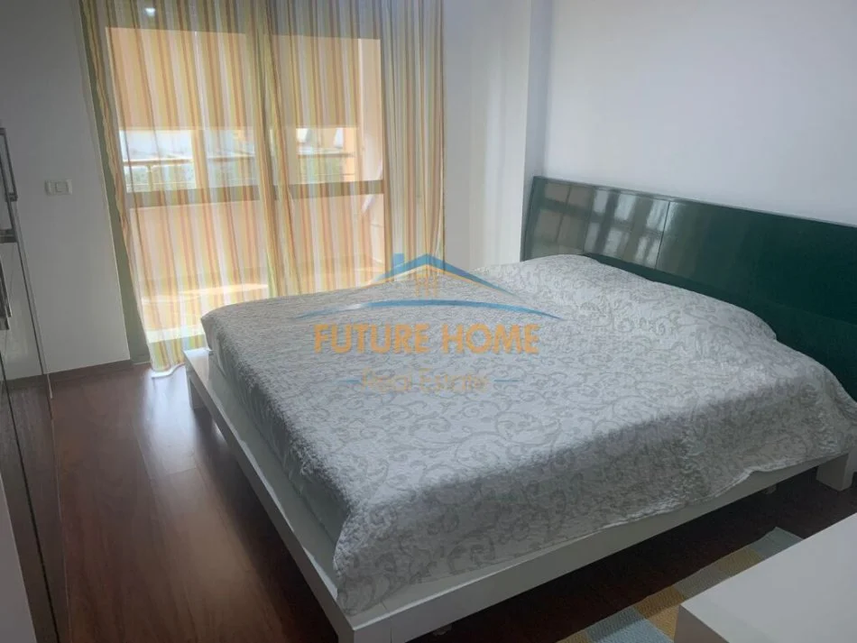 Tirane, jepet me qera apartament 2+1 Kati 9, 100 m² 800 € (Komuna e Parisit)