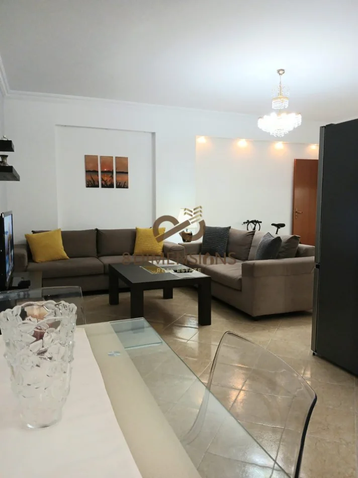 Tirane, jepet me qera apartament 2+1 Kati 2, 97 m² 520 € (Restorant Fresku)