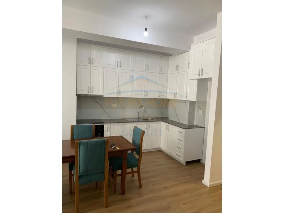 Tirane, jepet me qera apartament 2+1 Kati 3, 87 m² 500 € (Ali Demi)