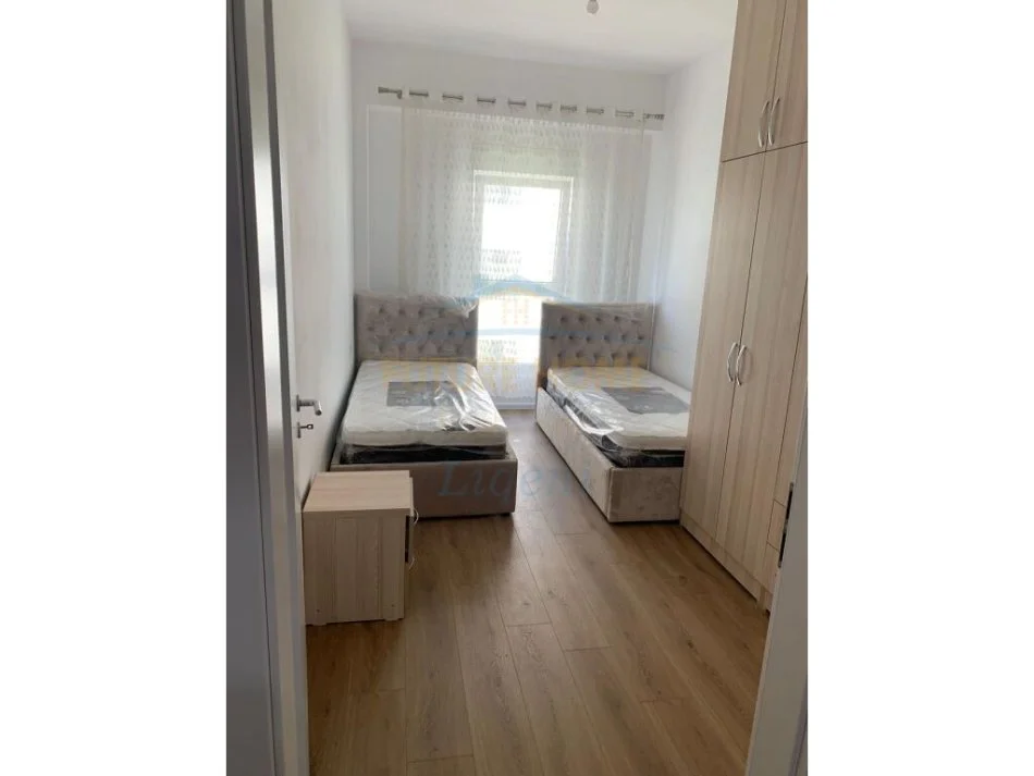 Tirane, jepet me qera apartament 2+1+Aneks Kati 3, 87 m² 500 € (Ali Demi)