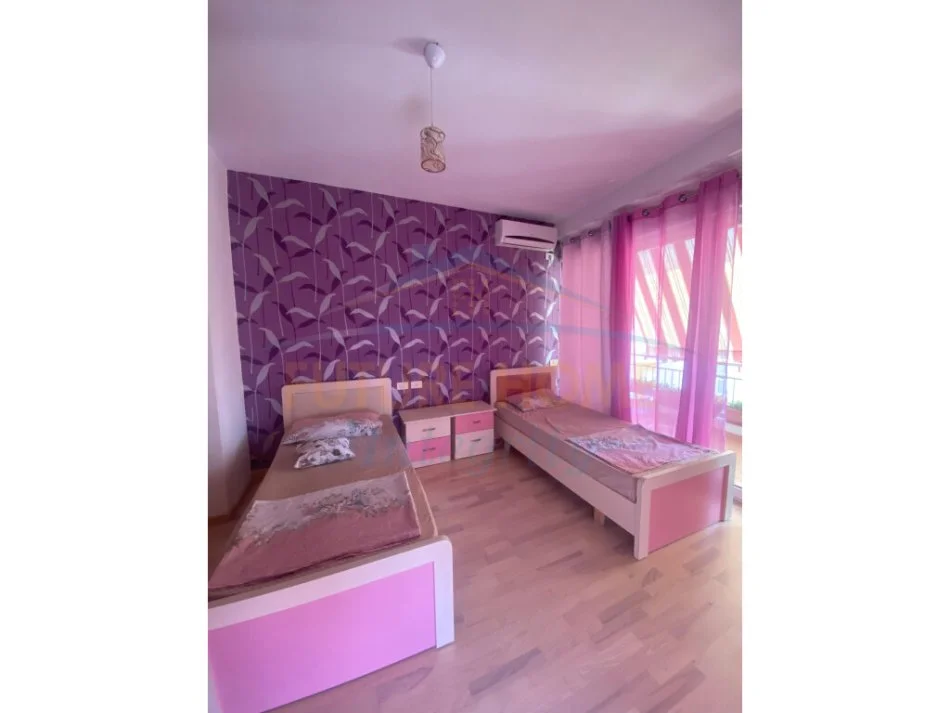 Tirane, jepet me qera apartament 2+1 Kati 3, 95 m² 750 € (JORDAN MISJA)
