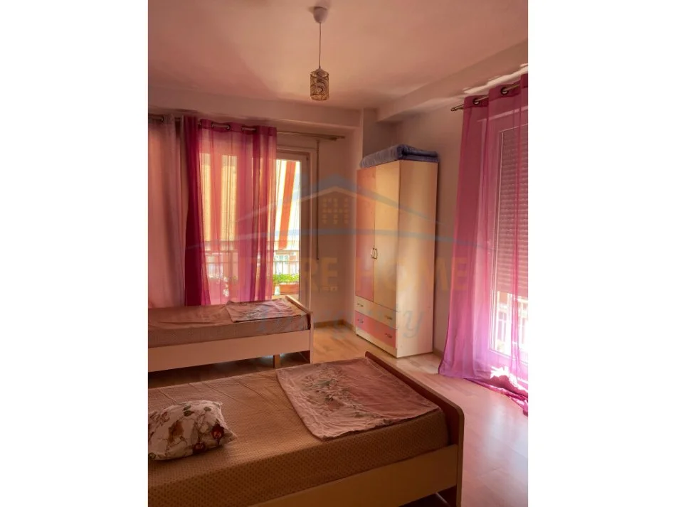 Tirane, jepet me qera apartament 2+1+Aneks+Ballkon Kati 3, 95 m² 750 € (JORDAN MISJA)
