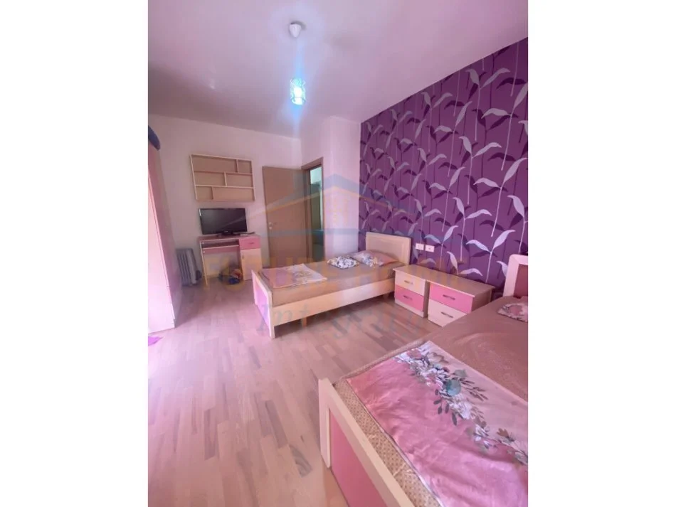 Tirane, jepet me qera apartament 2+1+Aneks+Ballkon Kati 3, 95 m² 750 € (Jordan Misja)