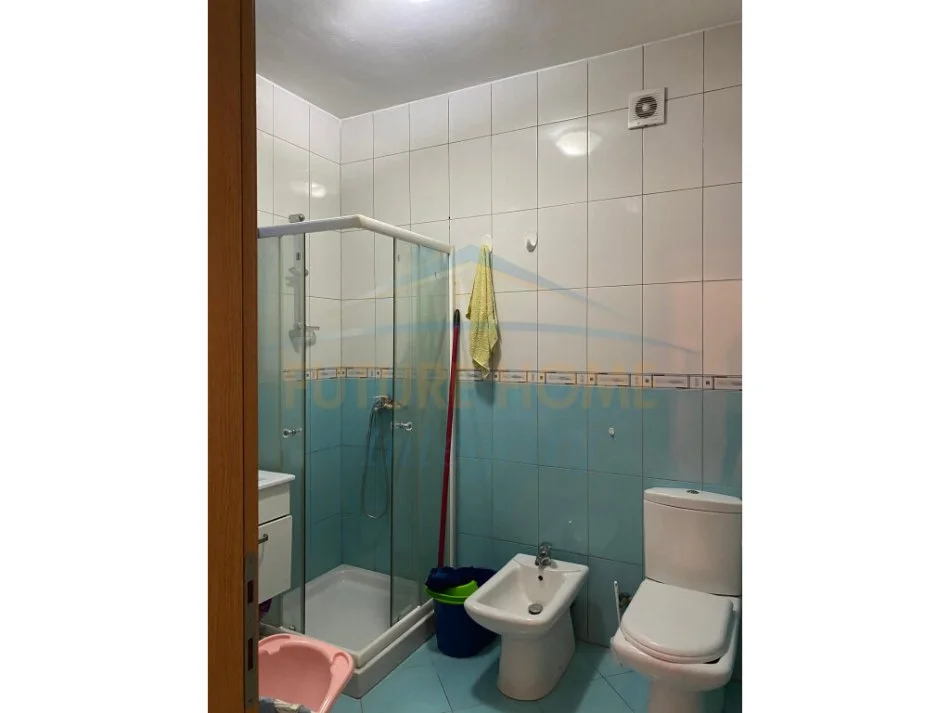 Tirane, jepet me qera apartament 2+1+Aneks+Ballkon Kati 3, 95 m² 750 € (JORDAN MISJA)