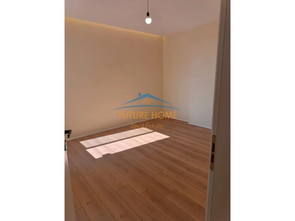 Tirane, shitet apartament 1+1+Ballkon Kati 9, 56 m² 125.000 € (Rruga e Kavajes)