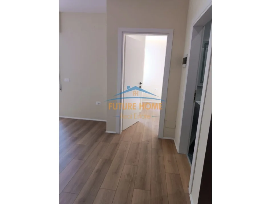 Tirane, shitet apartament 1+1+Ballkon Kati 9, 56 m² 125.000 € (Rruga e Kavajes)