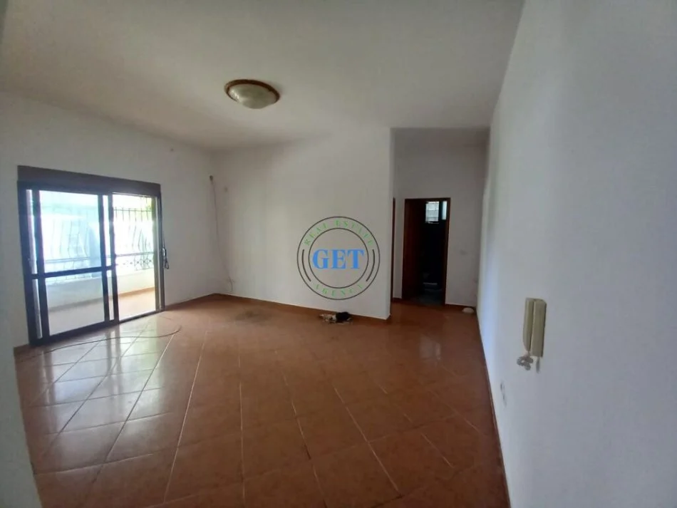 Durres, shitet apartament 1+1+Ballkon Kati 0, 70 m² 78.000 € (Shkembi i Kavajes)