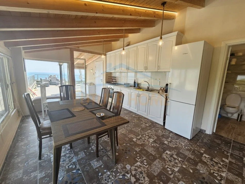 Durres, jepet me qera apartament 2+1 Kati 7, 135 m² 1.000 € (Vollga , Durres.)