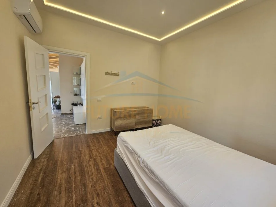 Durres, jepet me qera apartament 2+1 Kati 7, 135 m² 1.000 € (Vollga , Durres.)
