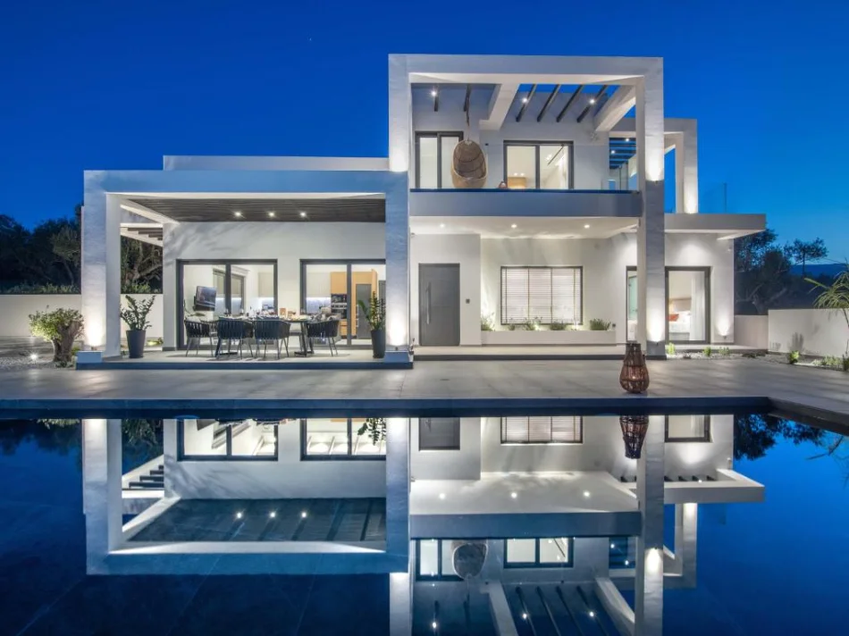 Tirane, shitet Vile 3 Katshe , 1.500 m² 8.000.000 € (Liqeni i Tiranës)