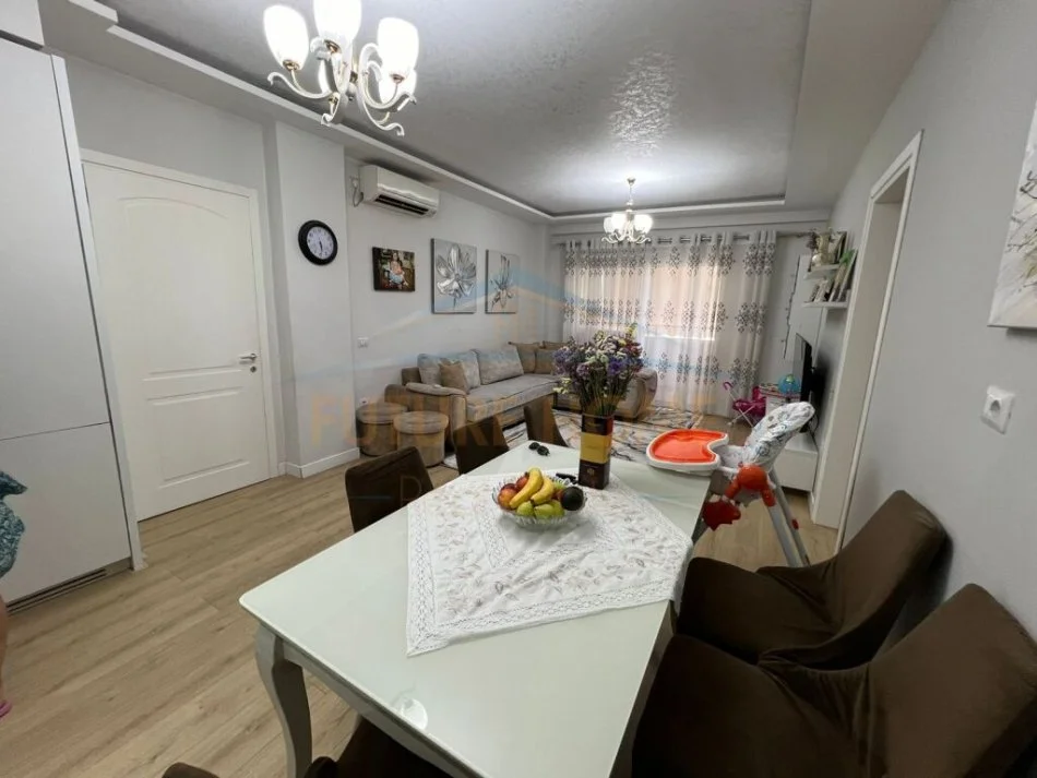 Tirane, shitet apartament 2+1 Kati 6, 102 m² 140.000 € (Yzberisht , Tirane)