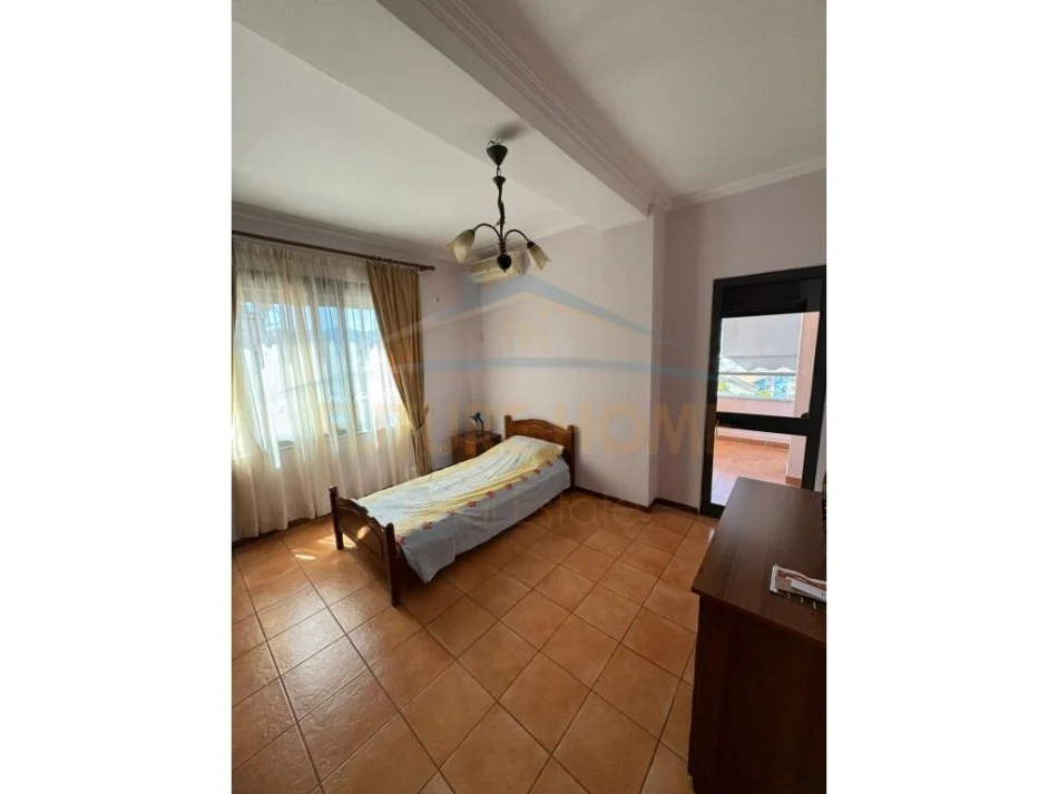 Tirane, jepet me qera 3+1 , 151 m² 750 € (Rruga Sulejman Pitarka)