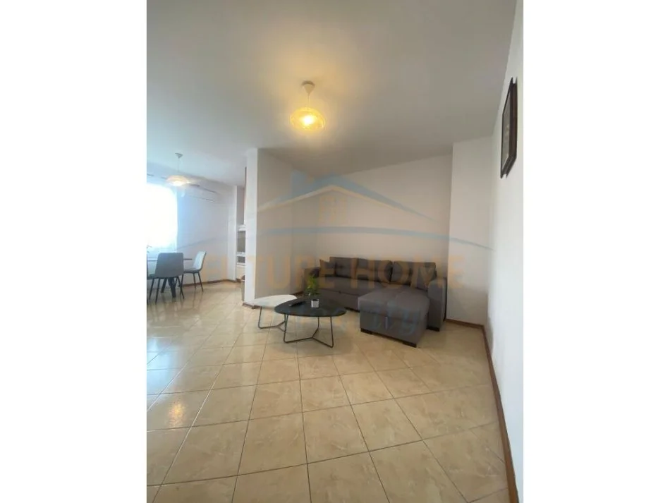 Tirane, jepet me qera apartament 2+1 Kati 5, 106 m² 600 € (rruga Don Bosko)