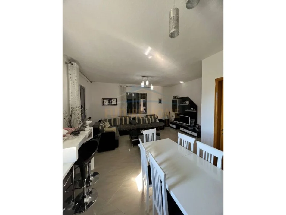 Pogradec, shitet Vile 3 Katshe , 384 m² 199.000 € (Bucimas)