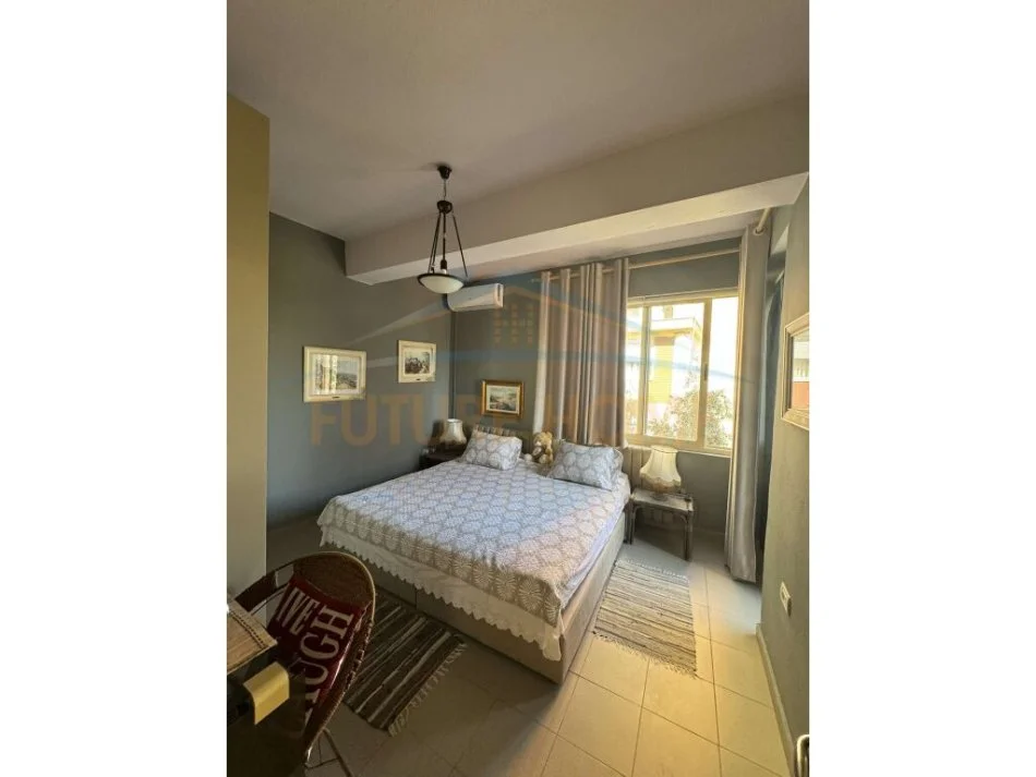 Tirane, jepet me qera apartament 1+1 Kati 2, 87 m² 570 € (BULEVARDI I RI)