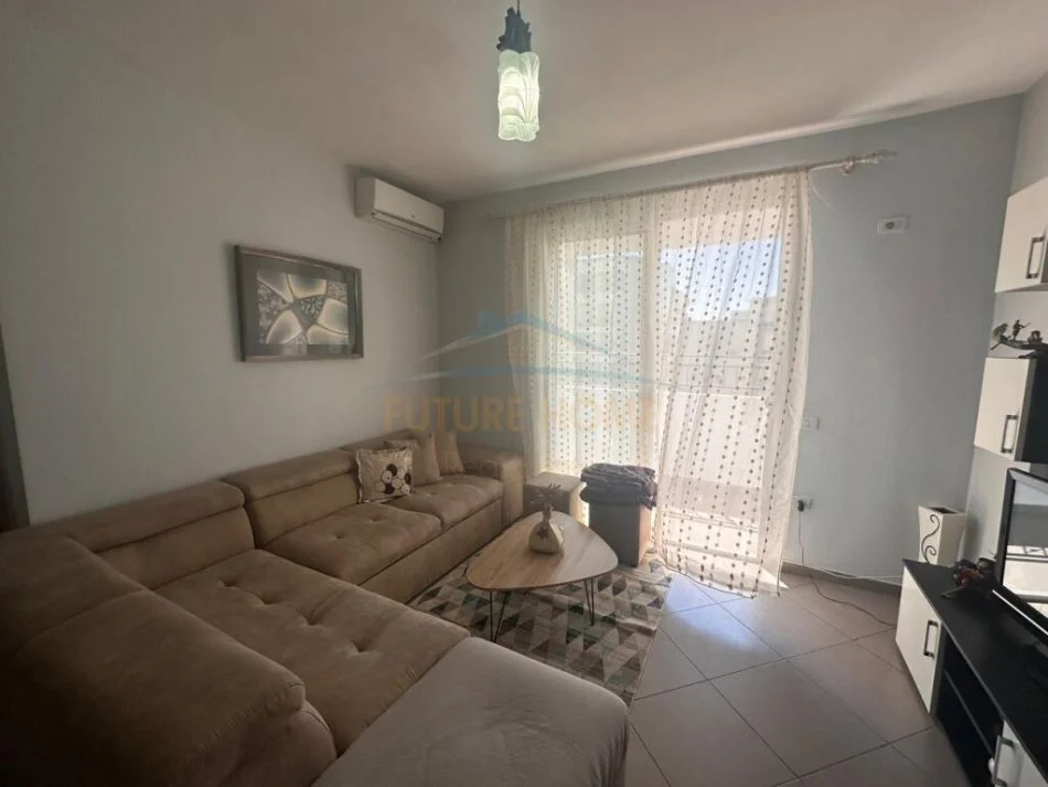 Tirane, jepet me qera apartament 2+1+Ballkon Kati 7, 98 m² 400 € (Yzberisht)