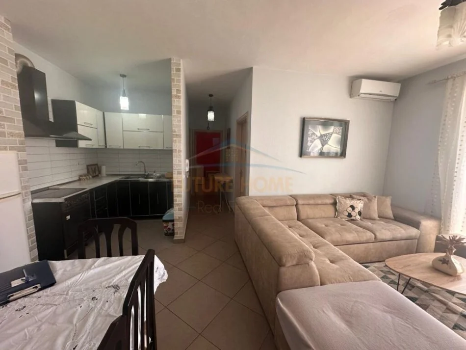 Tirane, jepet me qera apartament 2+1+Ballkon Kati 7, 98 m² 400 € (Yzberisht)