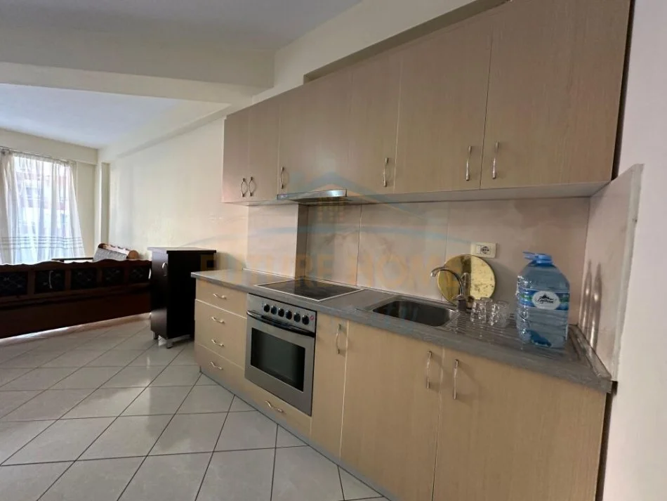 Tirane, shitet apartament 1+1 Kati 6, 75 m² 72.000 € (UNAZA E RE)