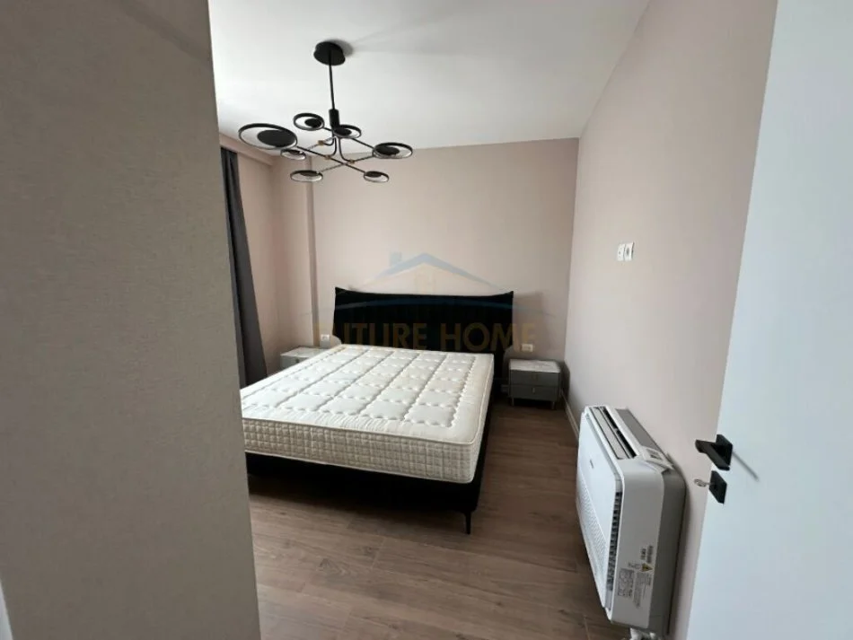 Tirane, jepet me qera apartament 1+1+Ballkon , 80 m² 700 € (Farke)