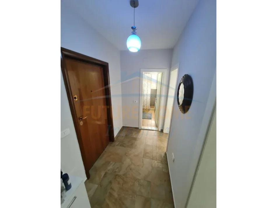Tirane, jepet me qera apartament 2+1 Kati 3, 98 m² 600 € (Xhamia Tabakeve)