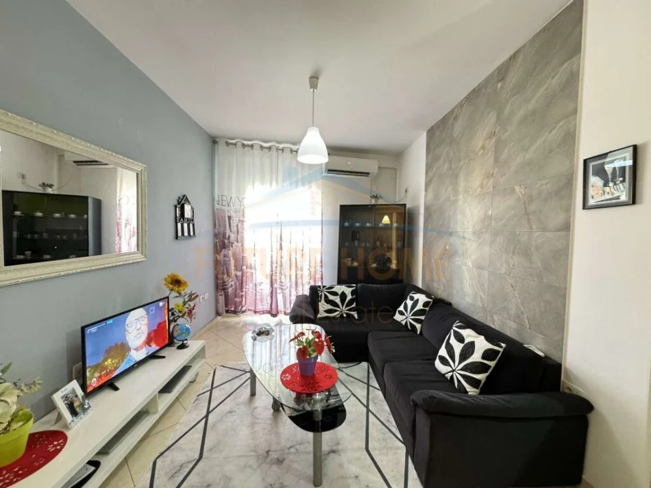 Tirane, shitet apartament 2+1+Aneks+Ballkon Kati 3, 98 m² 129.000 € (unaza e re)