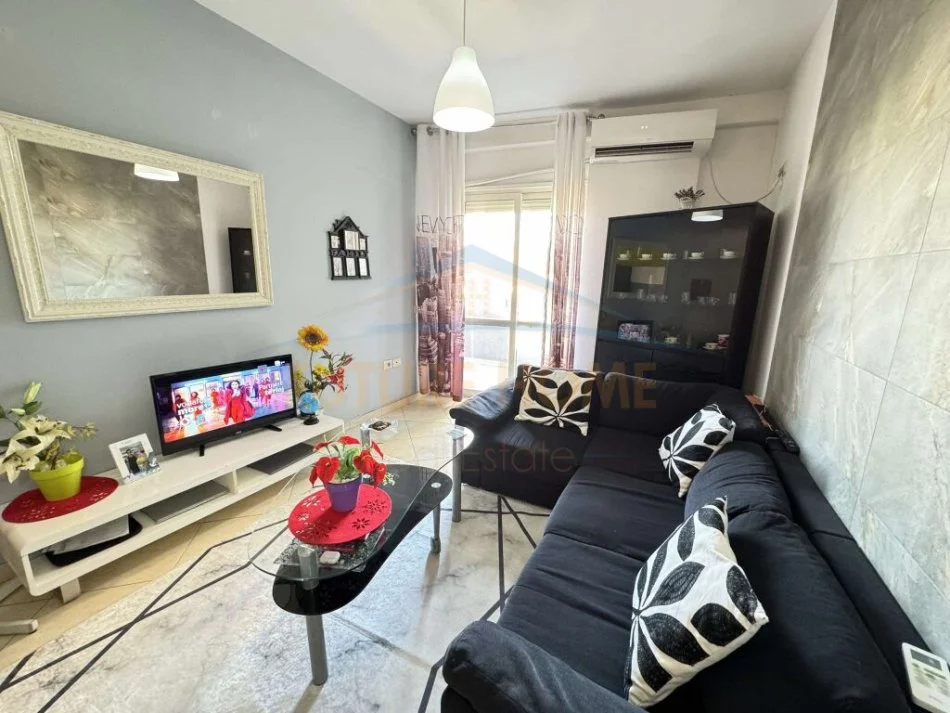 Tirane, shitet apartament 2+1+Aneks Kati 3, 89 m² 129.000 € (Unaza e Re)