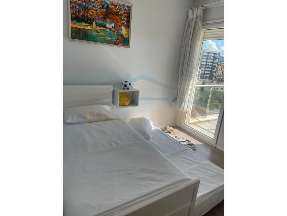 Tirane, jepet me qera apartament 2+1+Ballkon Kati 6, 98 m² 650 € (Ali Demi)