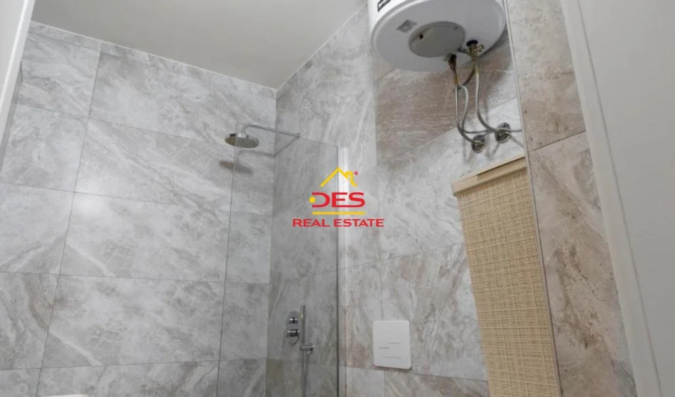 Vlore, jepet me qera apartament 2+1+Ballkon Kati 4, 110 m² 500 € (Rruga Murat Tërbaçi)