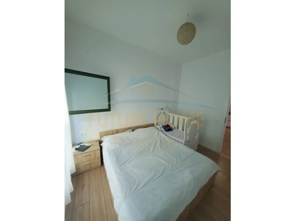 Tirane, jepet me qera apartament 2+1 Kati 6, 84 m² 400 € (Ali Demi)