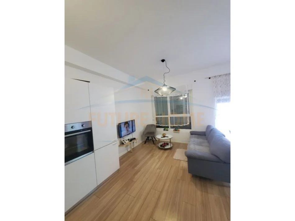 Tirane, jepet me qera apartament 2+1 Kati 6, 84 m² 400 € (Ali Demi)
