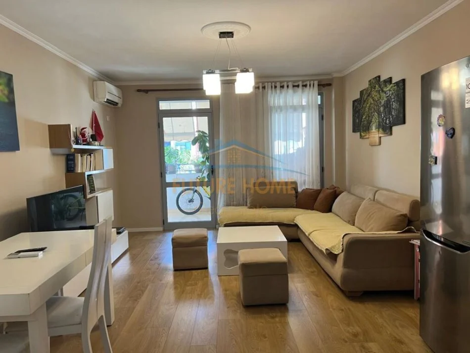Tirane, shitet apartament 2+1+Aneks+Ballkon Kati 4, 110 m² 144.000 € (Yzberisht)