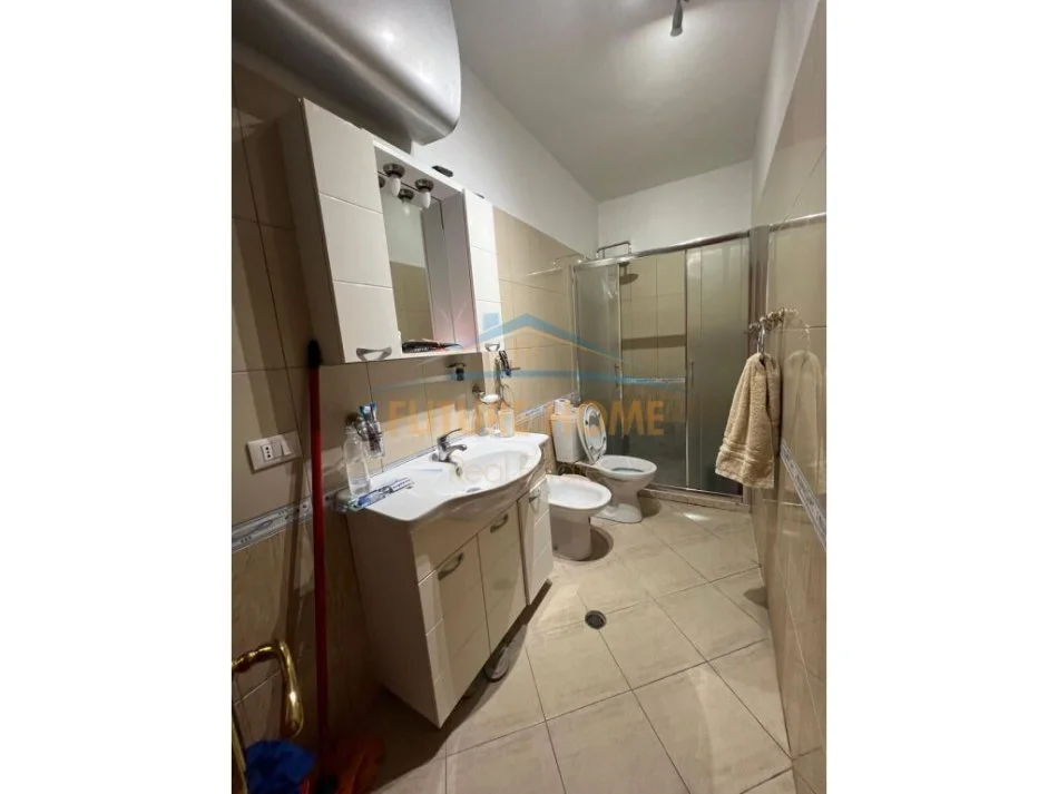 Tirane, shitet apartament 2+1+Aneks+Ballkon Kati 4, 120 m² 144.000 € (Yzberisht)