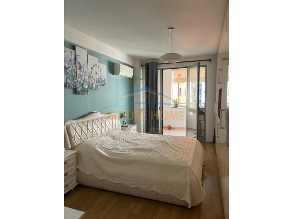 Tirane, shitet apartament 2+1+Aneks+Ballkon Kati 4, 120 m² 144.000 € (Yzberisht)