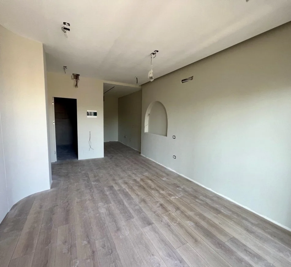 Tirane, jepet me qera apartament 1+1 Kati 7, 53 m² 800 € (Barrikadave)