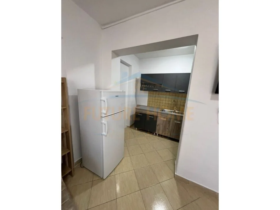 Tirane, jepet me qera apartament 1+1 Kati 5, 64 m² 500 € (21 Dhjetori)