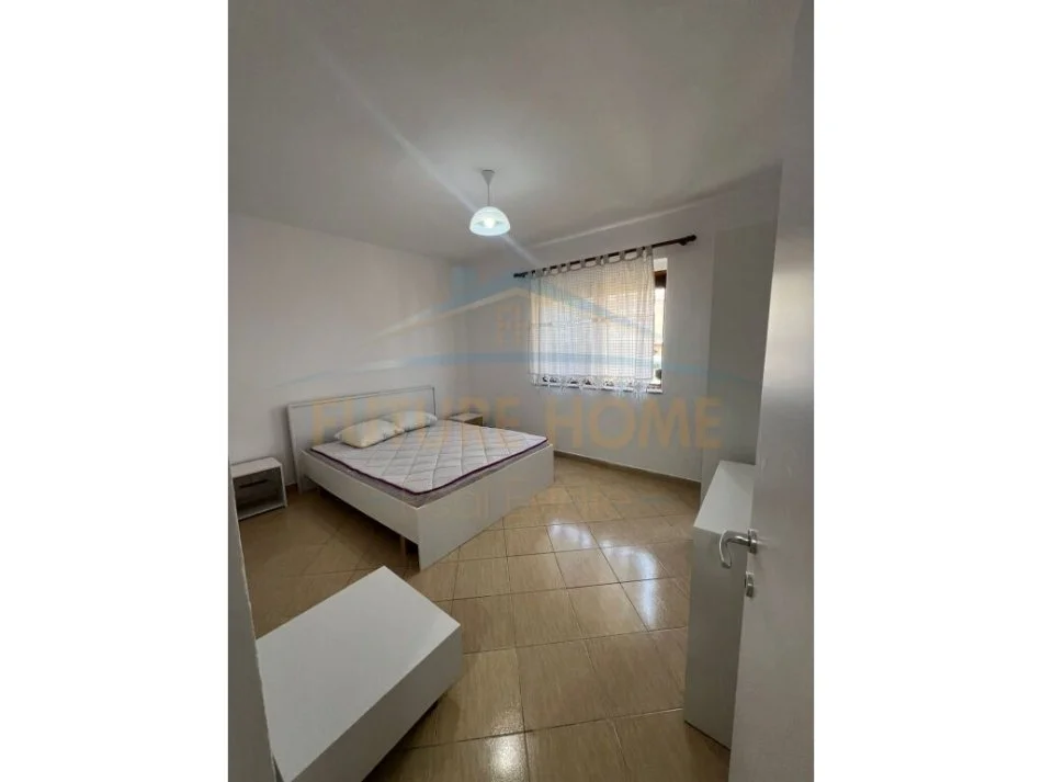 Tirane, jepet me qera apartament 1+1 Kati 5, 64 m² 500 € (21-Dhjetori)