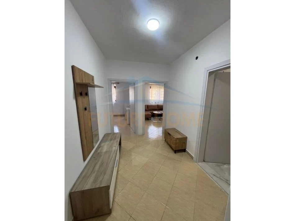 Tirane, jepet me qera apartament 1+1 Kati 5, 66 m² 500 € (21 Dhjetori)