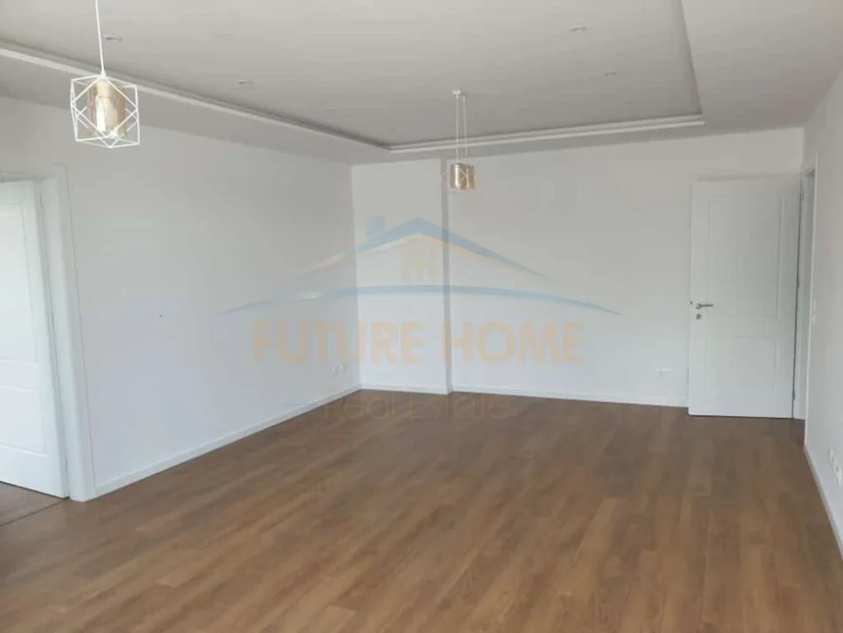 Tirane, jepet me qera apartament 2+1+Aneks+Ballkon Kati 3, 133 m² 1.300 € (RRUGA E KOSOVAREVE)