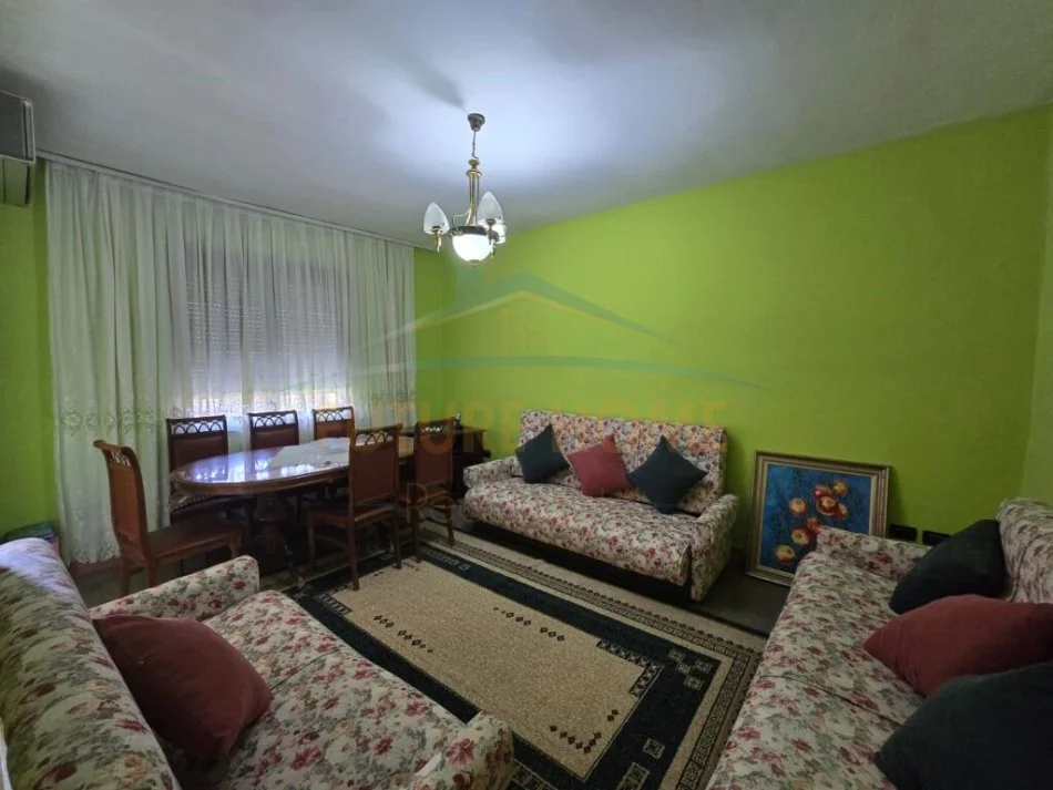 Tirane, jepet me qera apartament 2+1 Kati 4, 98 m² 500 € (SHKOLLA E BALETIT)