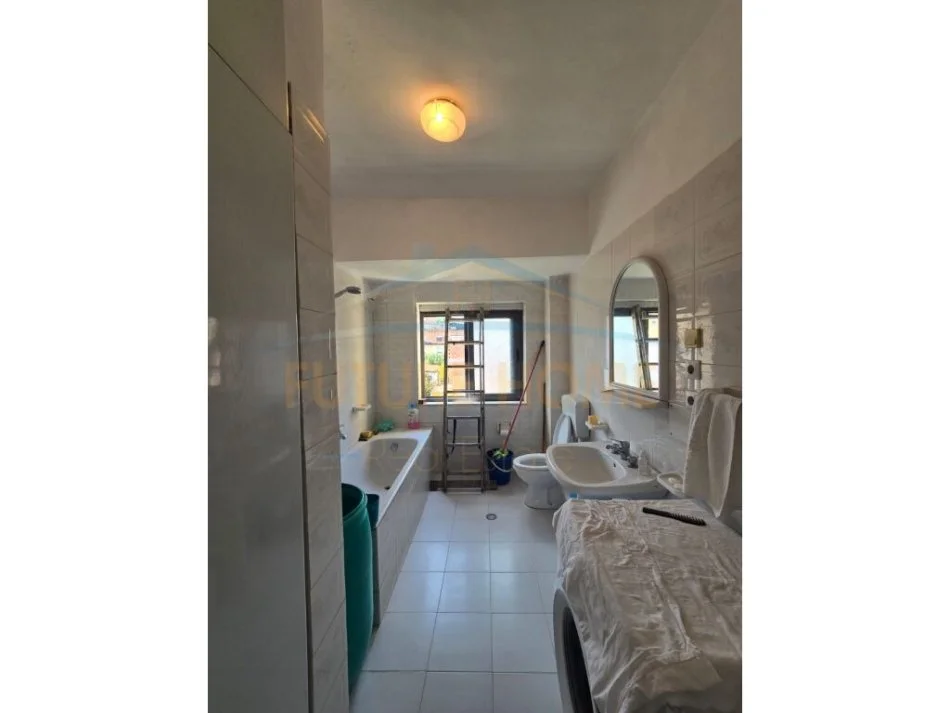 Tirane, jepet me qera apartament 2+1 Kati 4, 98 m² 500 € (SHKOLLA E BALETIT)