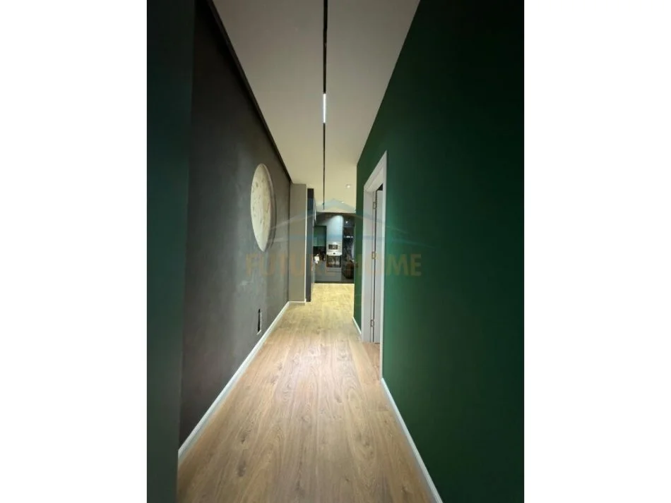 Tirane, shitet apartament 1+1 Kati 1, 80 m² 165.000 € (Farke)