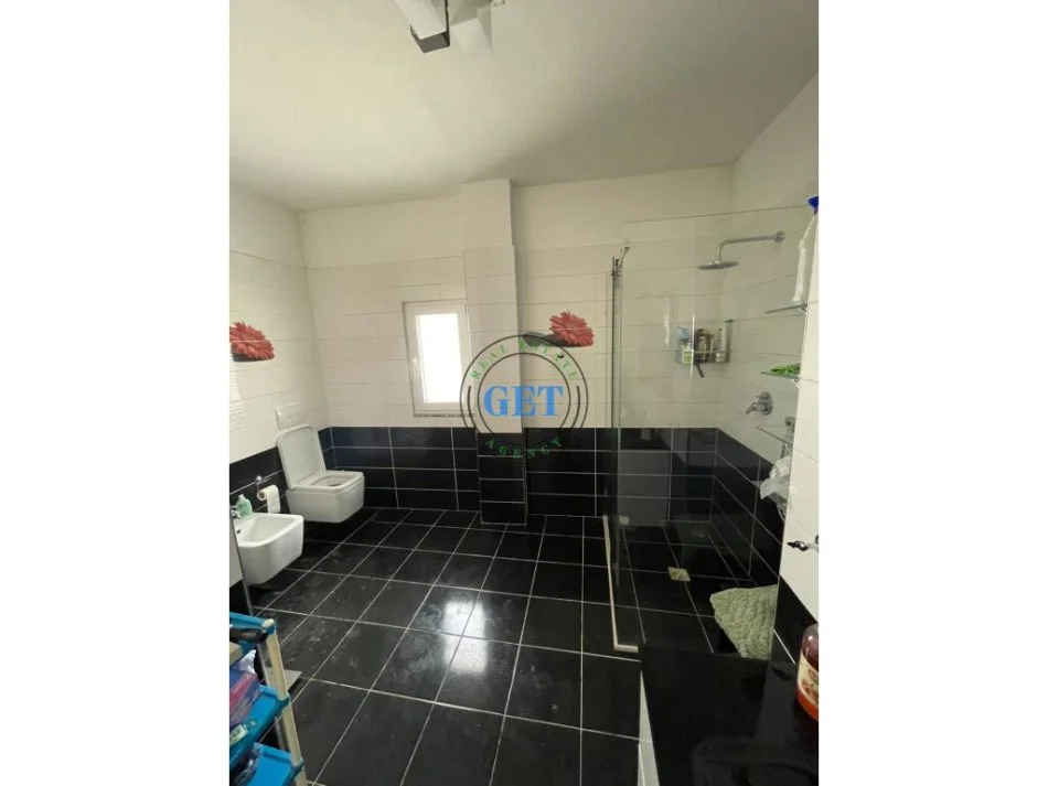 Durres, shitet apartament 3+1+Ballkon Kati 5, 150 m² 170.000 € (Shkembi Kavajes , Durres)