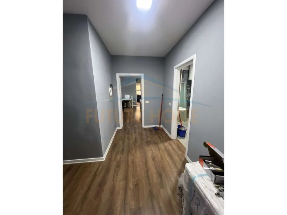 Tirane, jepet me qera apartament 2+1+Ballkon Kati 2, 100 m² 450 € (Yzberisht)