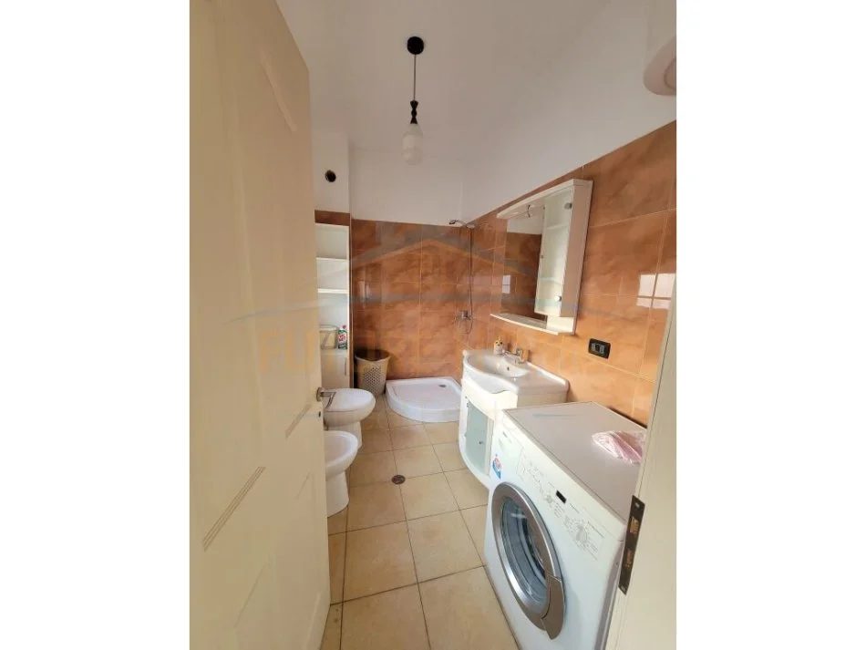 Tirane, jepet me qera apartament 2+1+Aneks , 110 m² 450 € (Yzberisht)