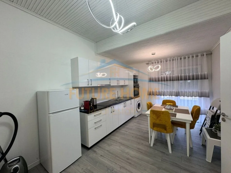 Tirane, jepet me qera apartament 1+1 Kati 4, 70 m² 500 € (Shkolla E Baletit)