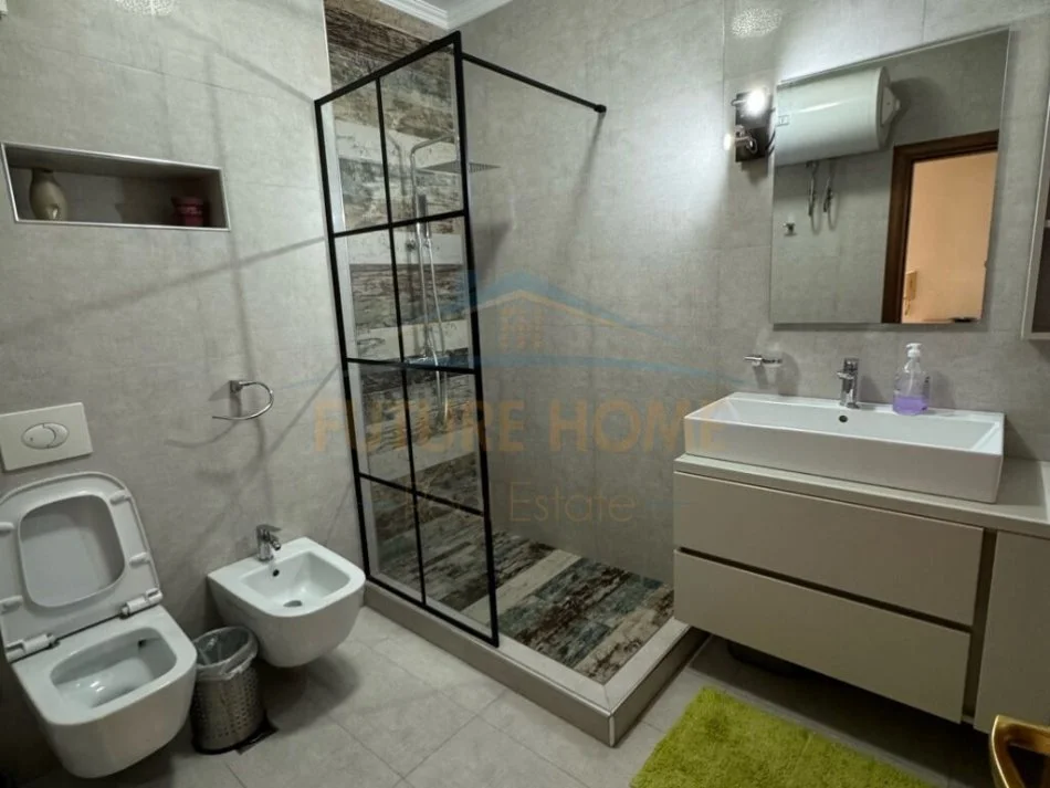 Tirane, jepet me qera apartament 2+1 Kati 6, 83 m² 800 € (Rruga Fortuzi)