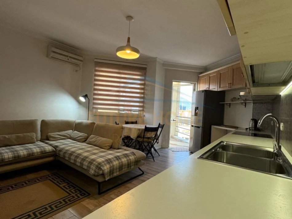 Tirane, jepet me qera apartament 2+1 Kati 6, 83 m² 800 € (Rruga Fortuzi)