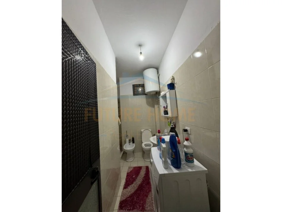 Durres, jepet me qera apartament 2+1 Kati 5, 120 m² 300 € (Prane Palace , Plazh Durres)