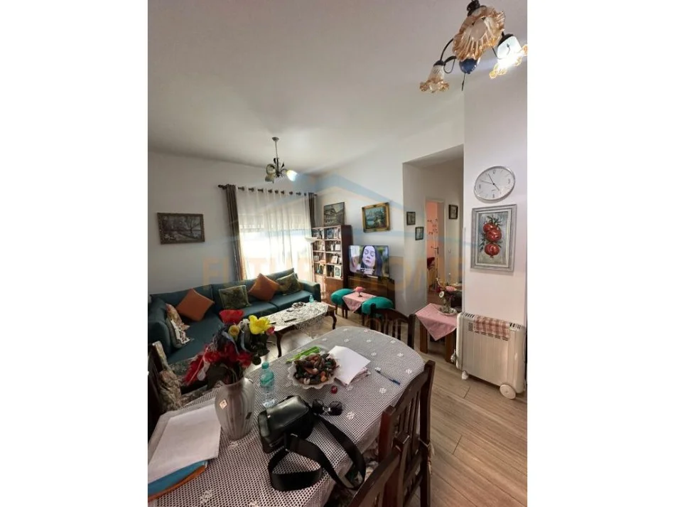 Tirane, shitet apartament 2+1+Ballkon Kati 2, 83 m² 121.075 € (Ali Demi)